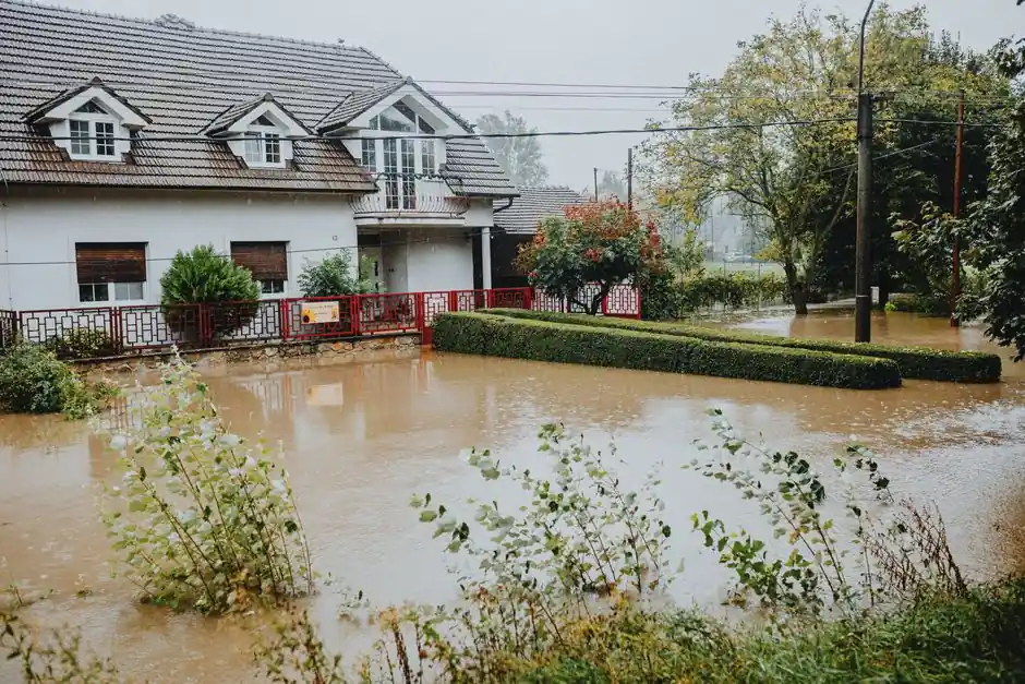 Water damage restoration cost in Lancaster: what to expect